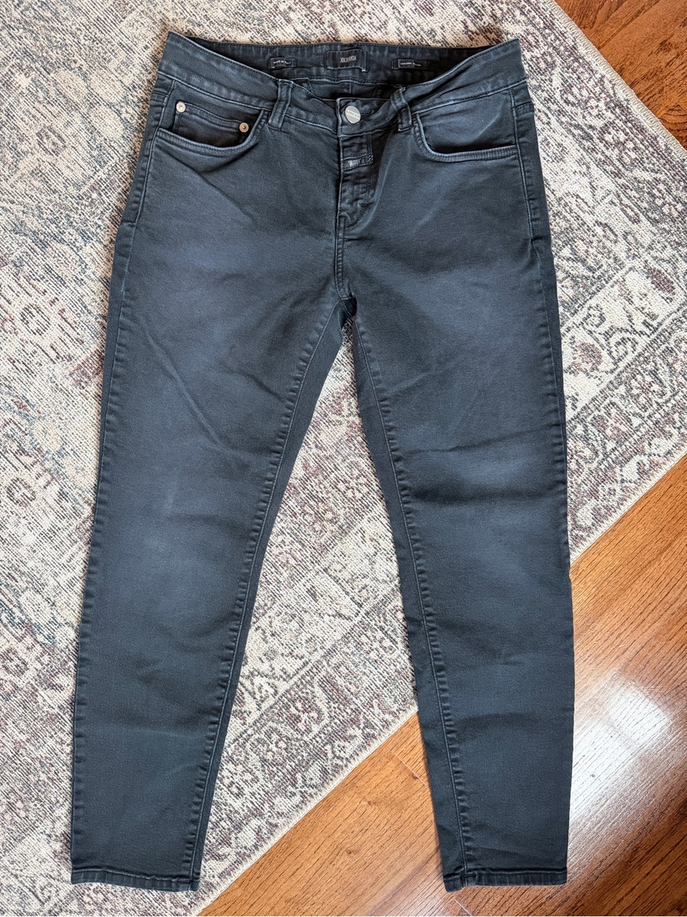 Closed Women’s Black Low Rise Cropped Skinny Jeans Made in Italy